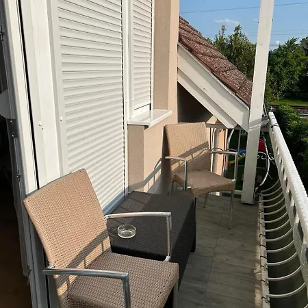 Lena Apartmanhaz Apartmán *