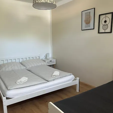 Lena Apartmanhaz *