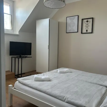 Lena Apartmanhaz *