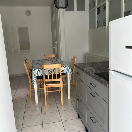 Lena Apartmanhaz *