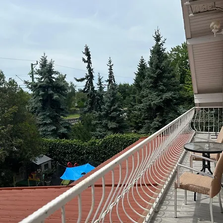Lena Apartmanhaz بالاتوليلّي