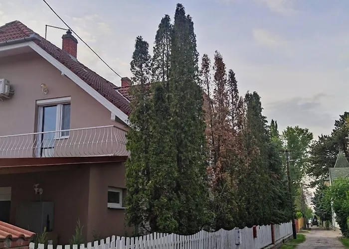 Léna Balatonlelle