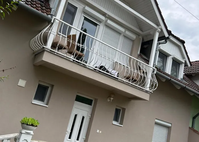 Léna Balatonlelle